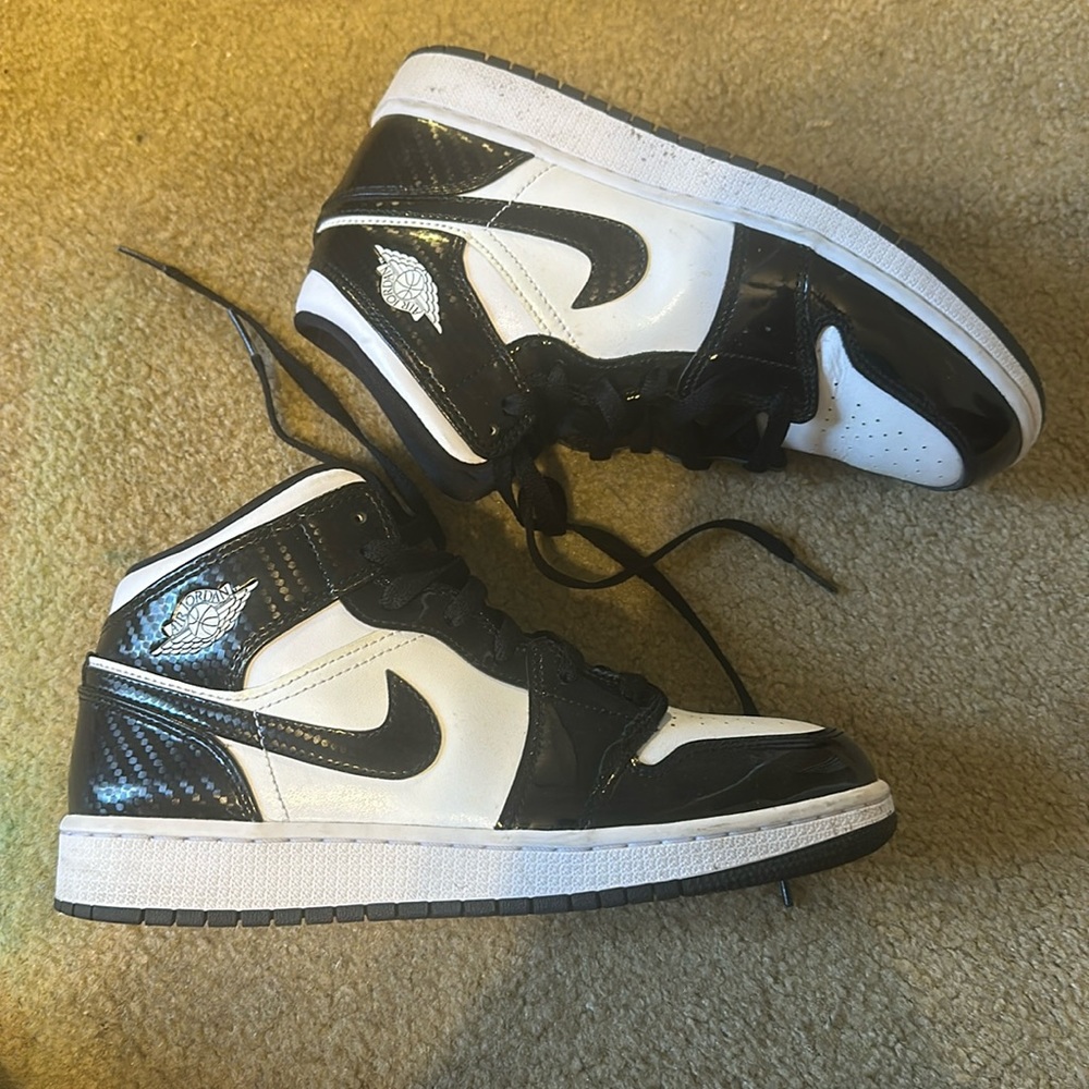 Air Jordan mid’s 1’s